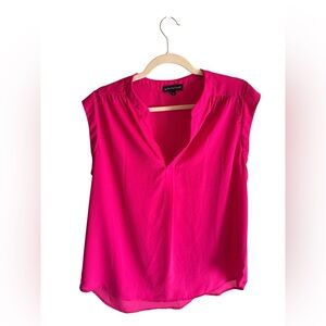 NWOT GibsonLook Pink Women's Sleeveless Blouse in Size M